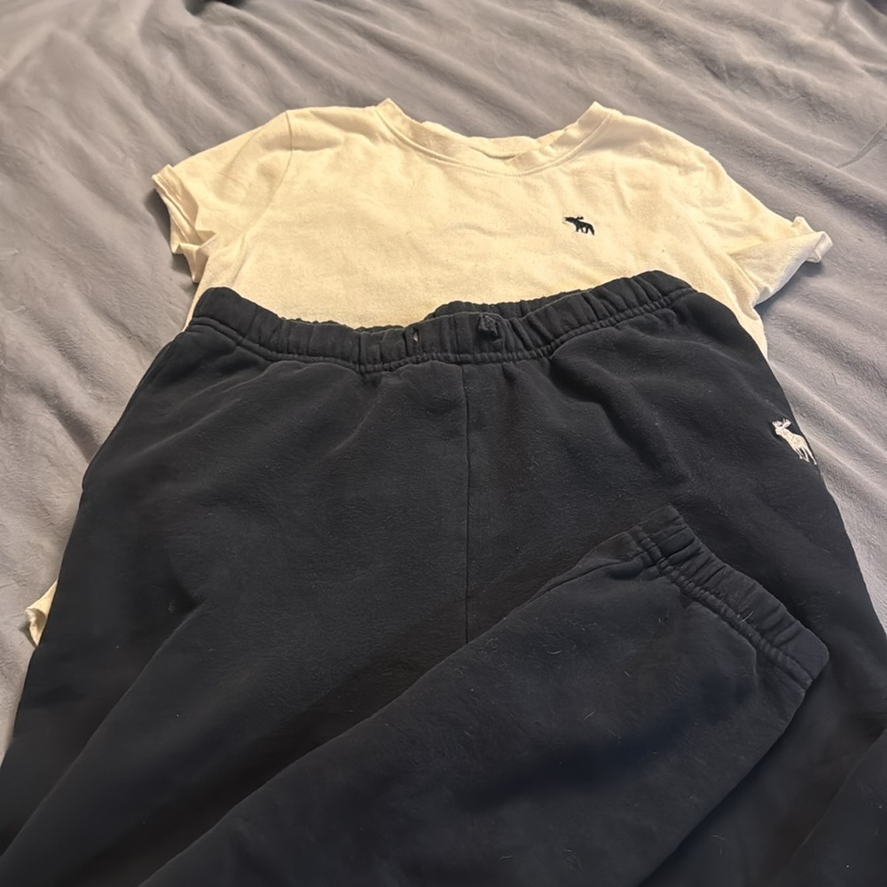 Two piece Abercrombie kids outfit